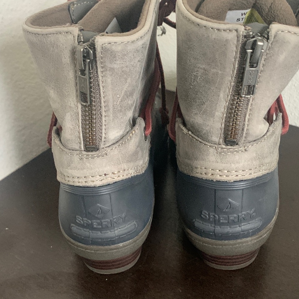Sperry Duck Boots Gray and Red Lace Up Boots. - Picture 3 of 8